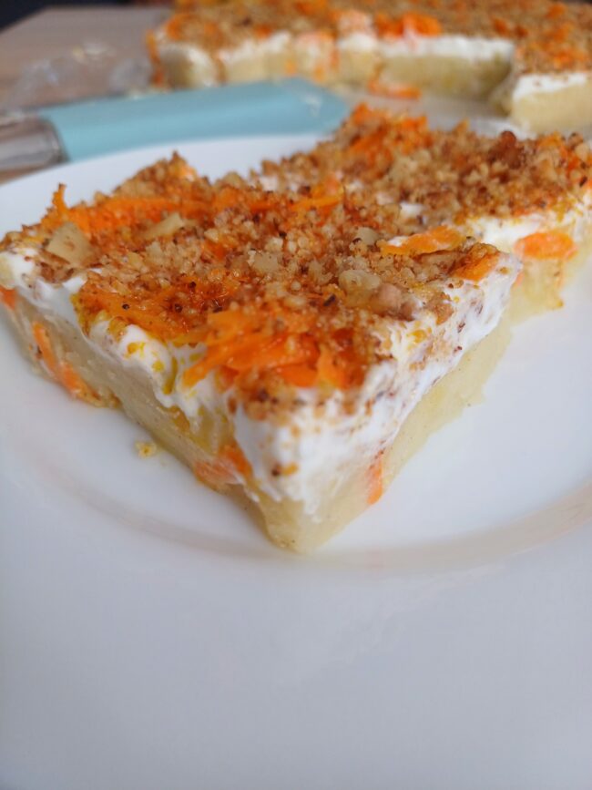 Salata od krompira sa jogurtom, mrkvom i orasima