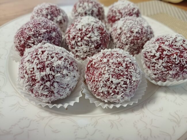 Posne kuglice sa cveklom bez šećera – zdravi zalogaji (50 komada)