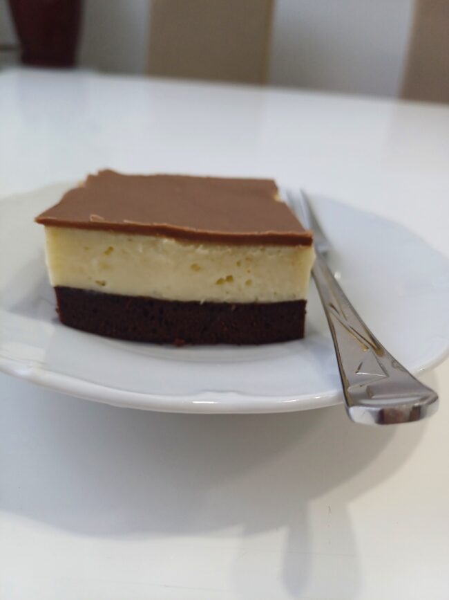 Ledene kocke – kremasti kolač koji osvaja na prvi zalogaj