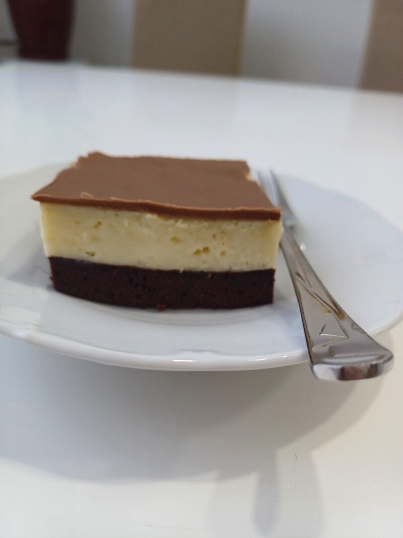 Ledene kocke – kremasti kolač koji osvaja na prvi zalogaj