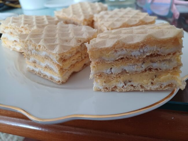 Oblanda Puslica – neobičan kolač sa pečenim oblandama