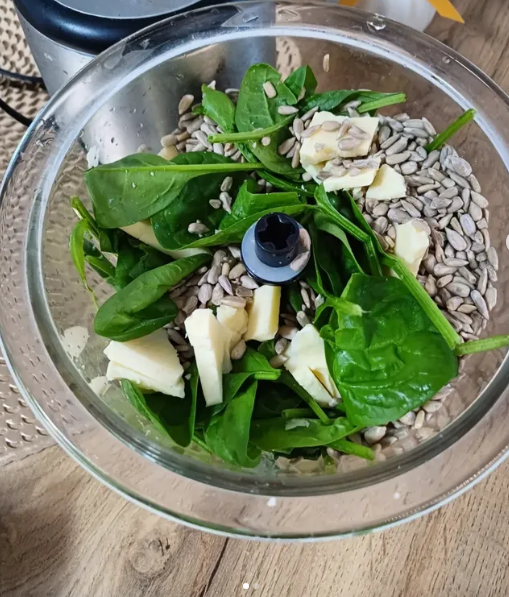 Makarone sa kremastim sosom od špinata