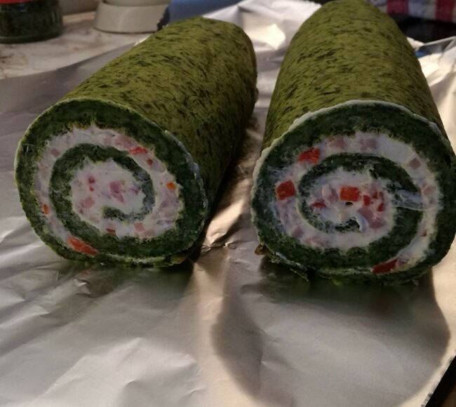 Rolat sa špinatom i prženim lukom – savršen slani rolat za svaku priliku